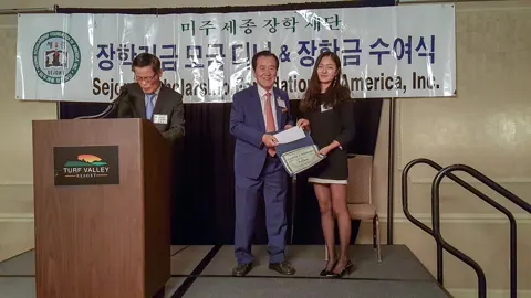 Award Ceremonies & Press — photo 16